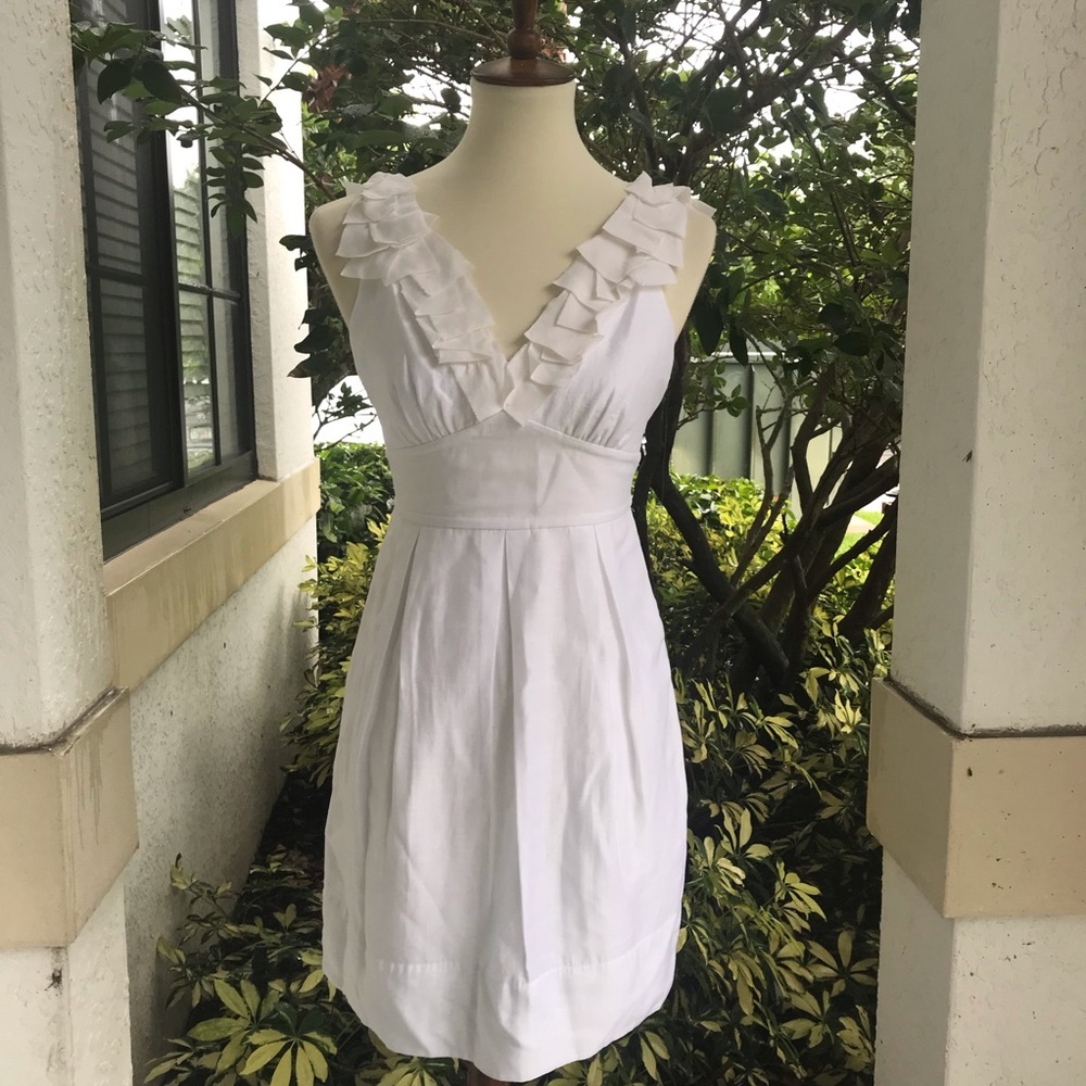 BcbgMaxazria White Aline dress with Bibbon detail